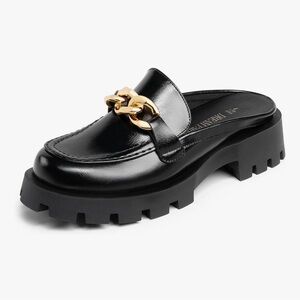 Dream Pairs Chunky Black Loafers w/ Gold Chain - Size 6 - New in Box
